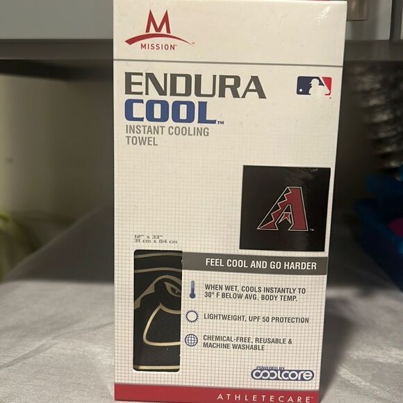 🎉1 hr sale 🎉Cooling Towel - Picture 1 of 4